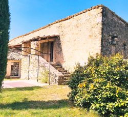 Domaine de Puyharas dans la première bastide en pierre