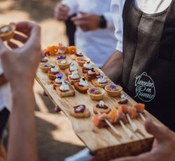 Verveine en Provence Buffet et pièces cocktail lors d’une réception au Domaine de Puyharas